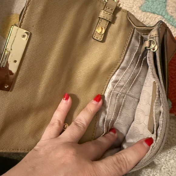 Michael Kors Beige Crossbody Bag with Gold Accents - Picture 5 of 9